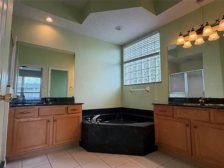 10237 Facet Ct — Photo 27
