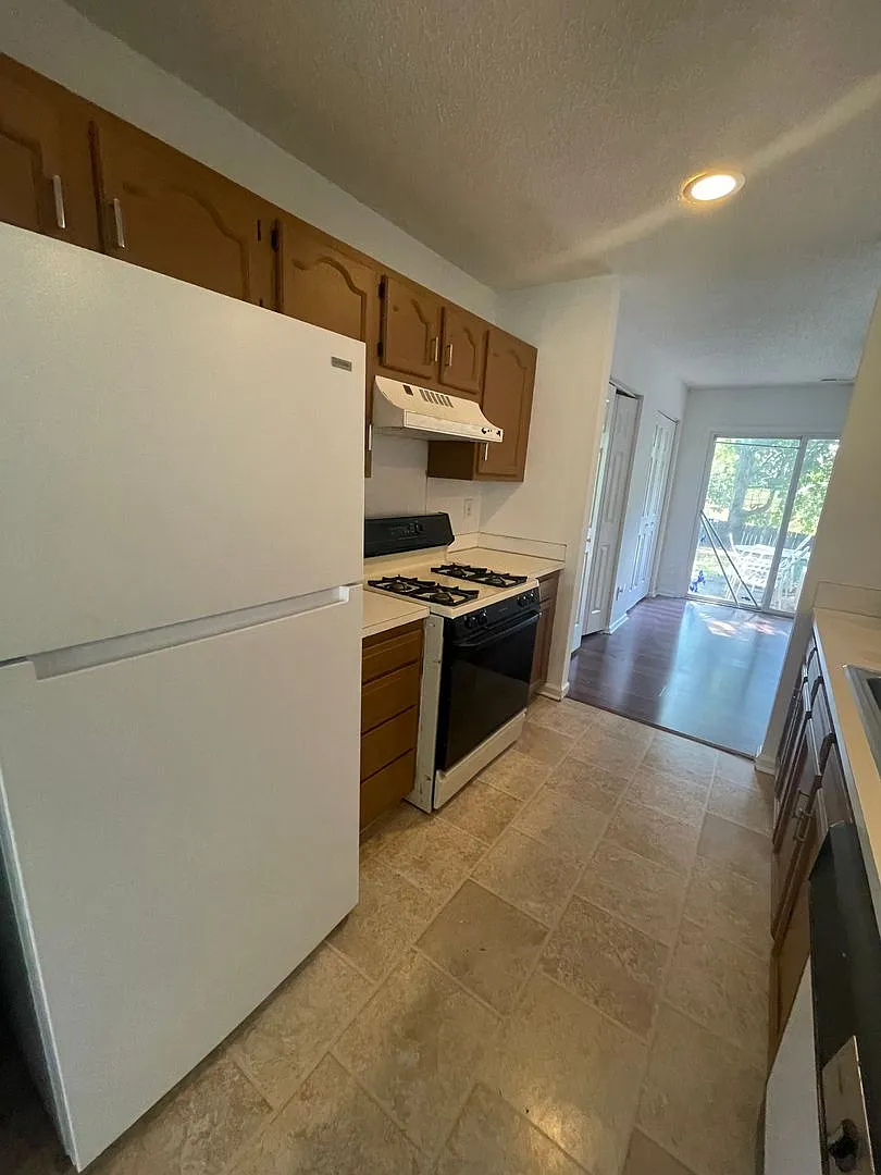 Discover this well-appointed 3-bedroom, 2-bath home in Pineville, NC — Photo 3