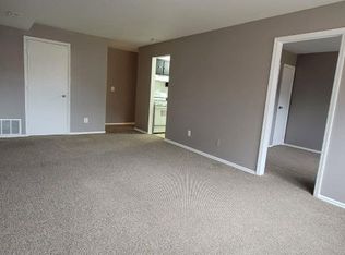 47 College Dr, Edison, NJ 08817