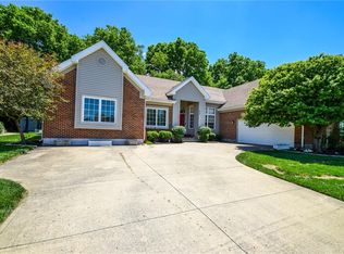 930 Winston Ln, Tipp City, OH 45371
