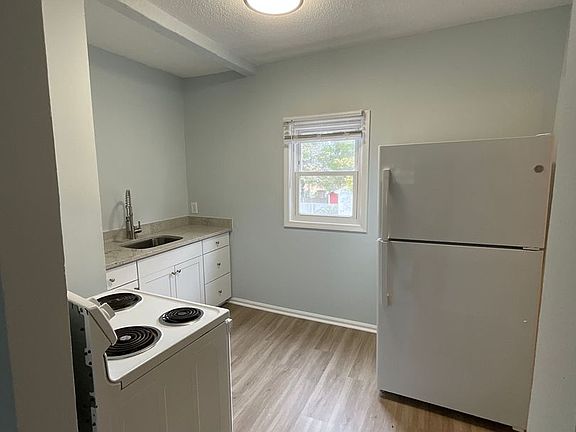 3rd image of 3336 Kraft Ave APT B