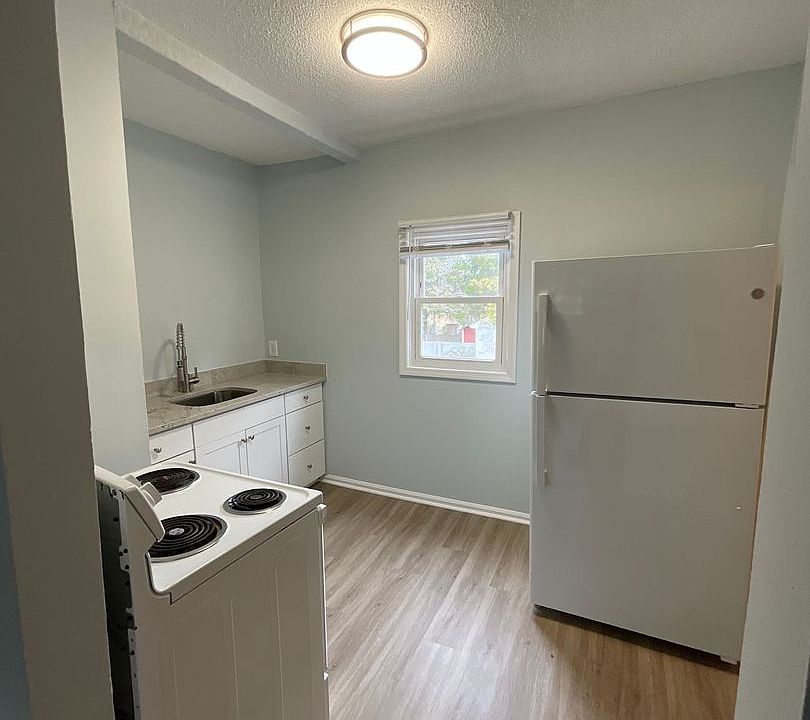 1st image of 3338 Kraft Ave APT B