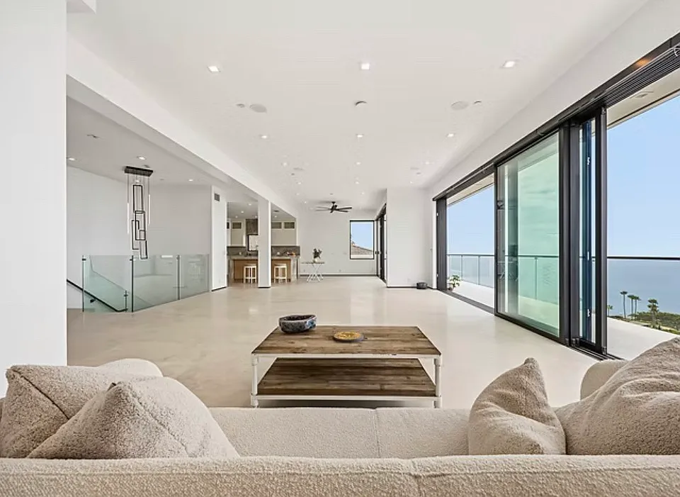 733 Bolsana Dr
