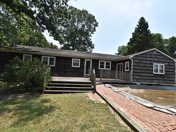 4th image of 305 Easton St