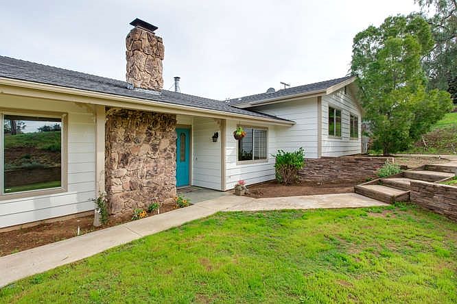 1st image of 1256 Orangewood Dr