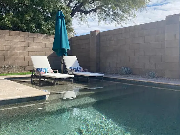 3915 E Renee Dr — Photo 2