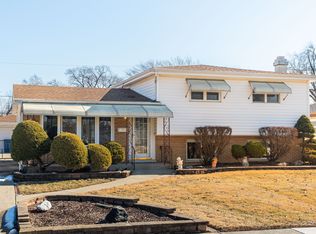 423 S Yale Ave, Addison, IL 60101