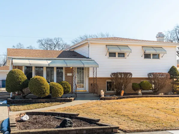 423 S Yale Ave, Addison, IL 60101