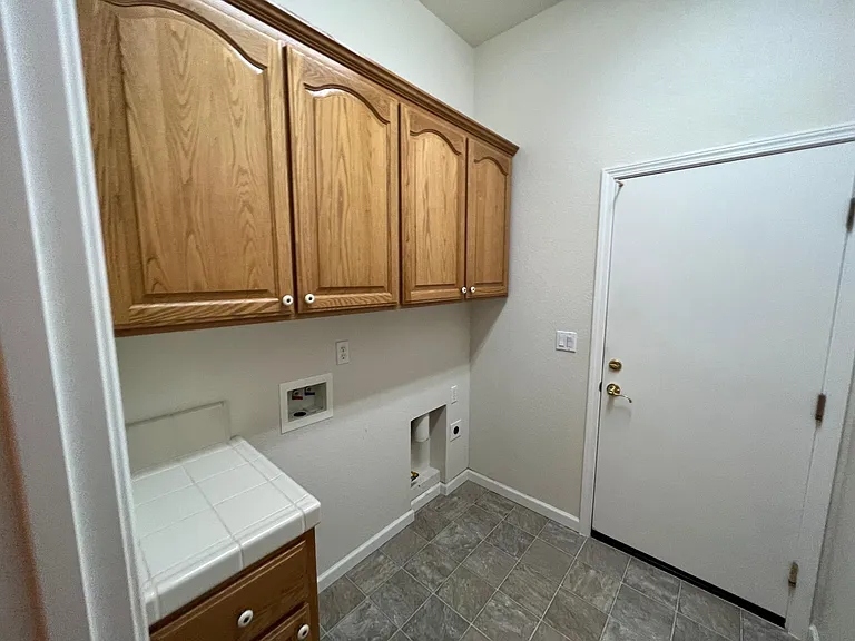 2094 Dorrington Dr — Photo 21