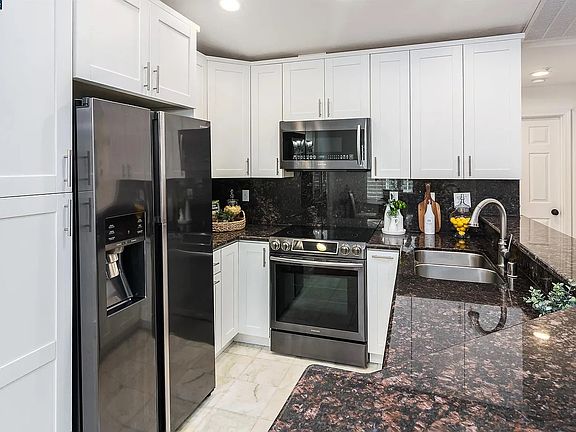 3rd image of 601 Destiny Ln
