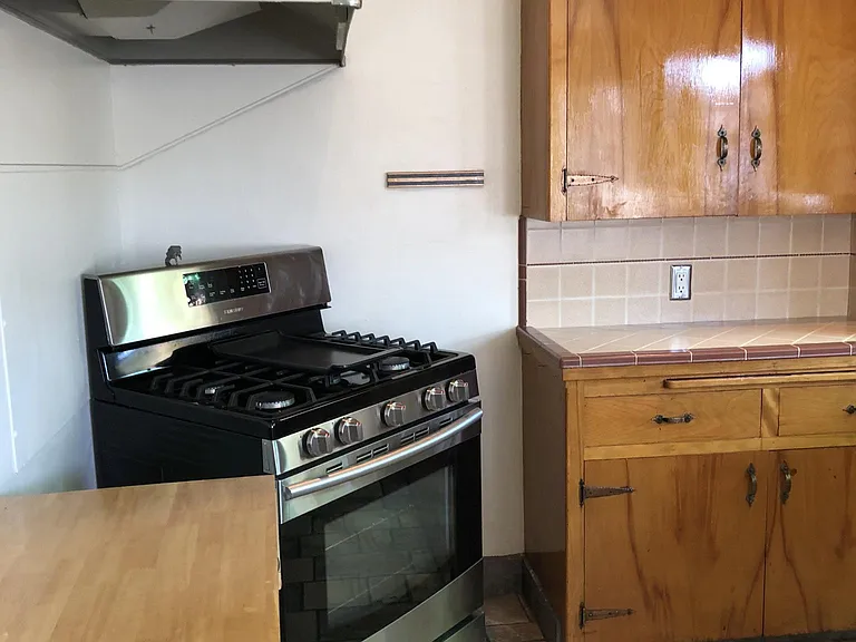 360 Adams Ave — Photo 35