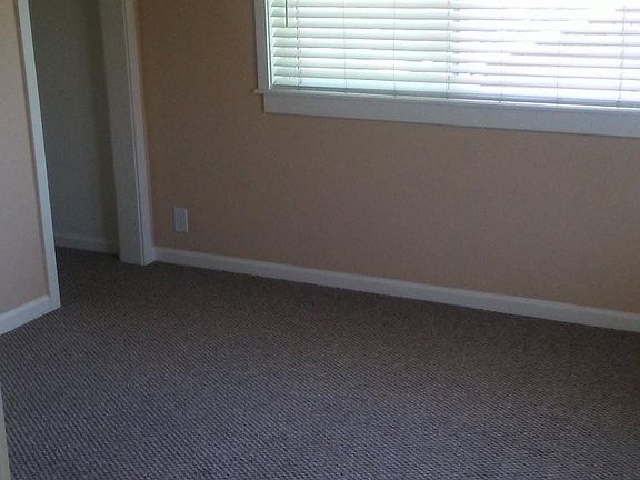 5th image of 429 N Hill Ave #2