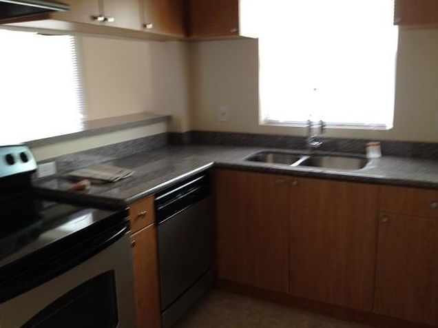 2nd image of 950 Bay Dr #106A