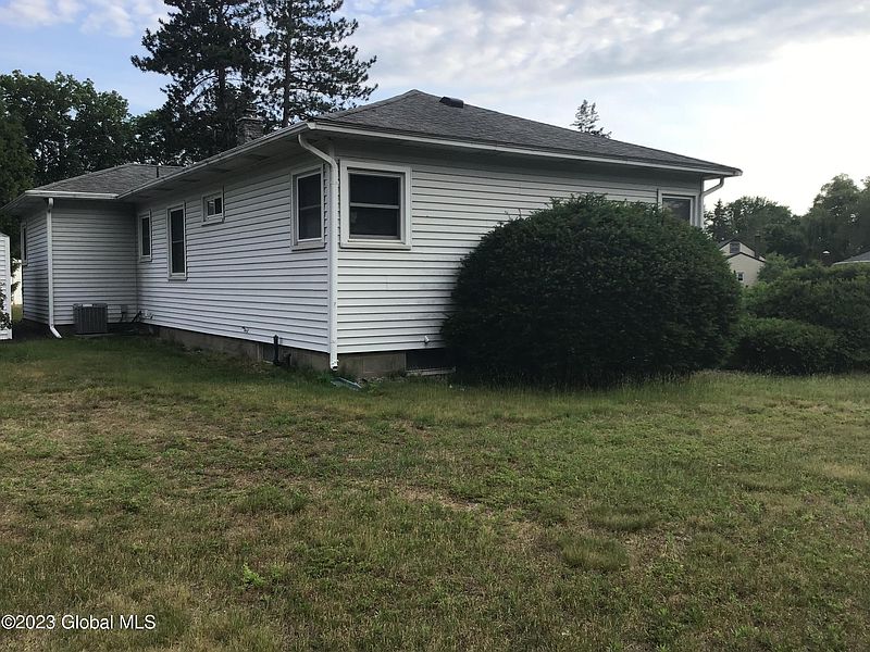 3rd image of 12 Pauline Avenue