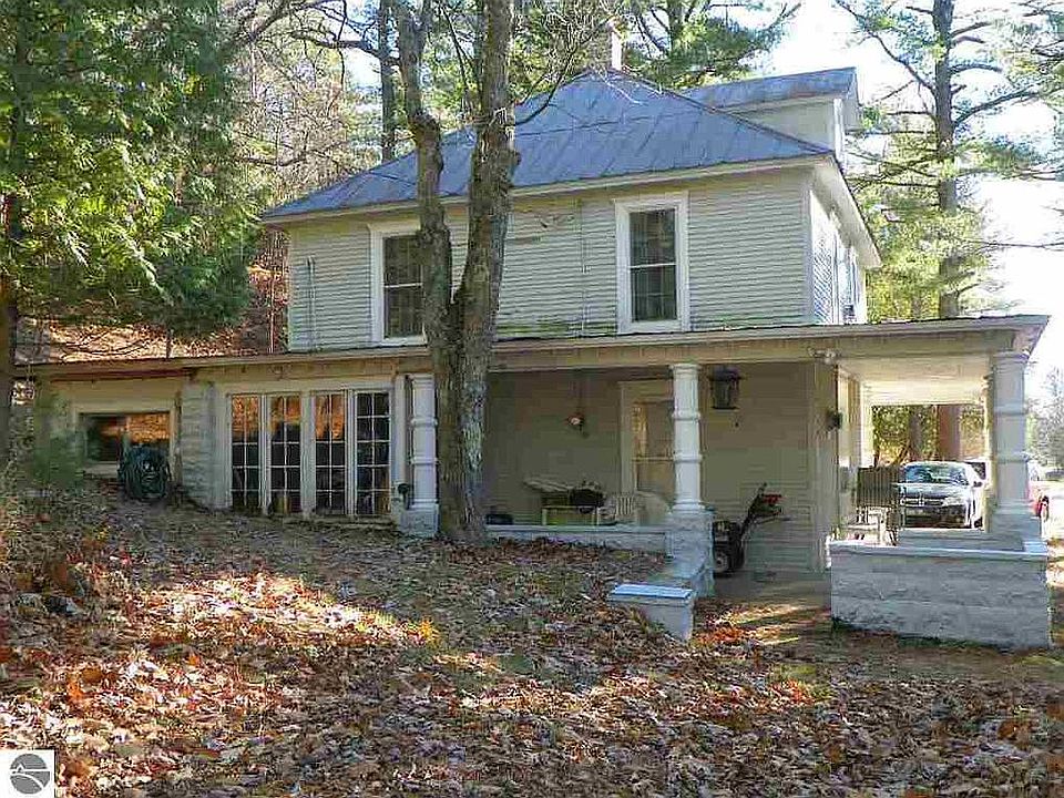 10390 Deadstream Rd, Honor, MI 49640 Zillow
