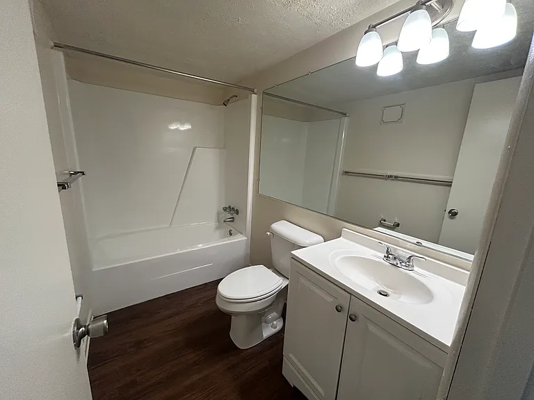 Huntingwood Apartments — Photo 45