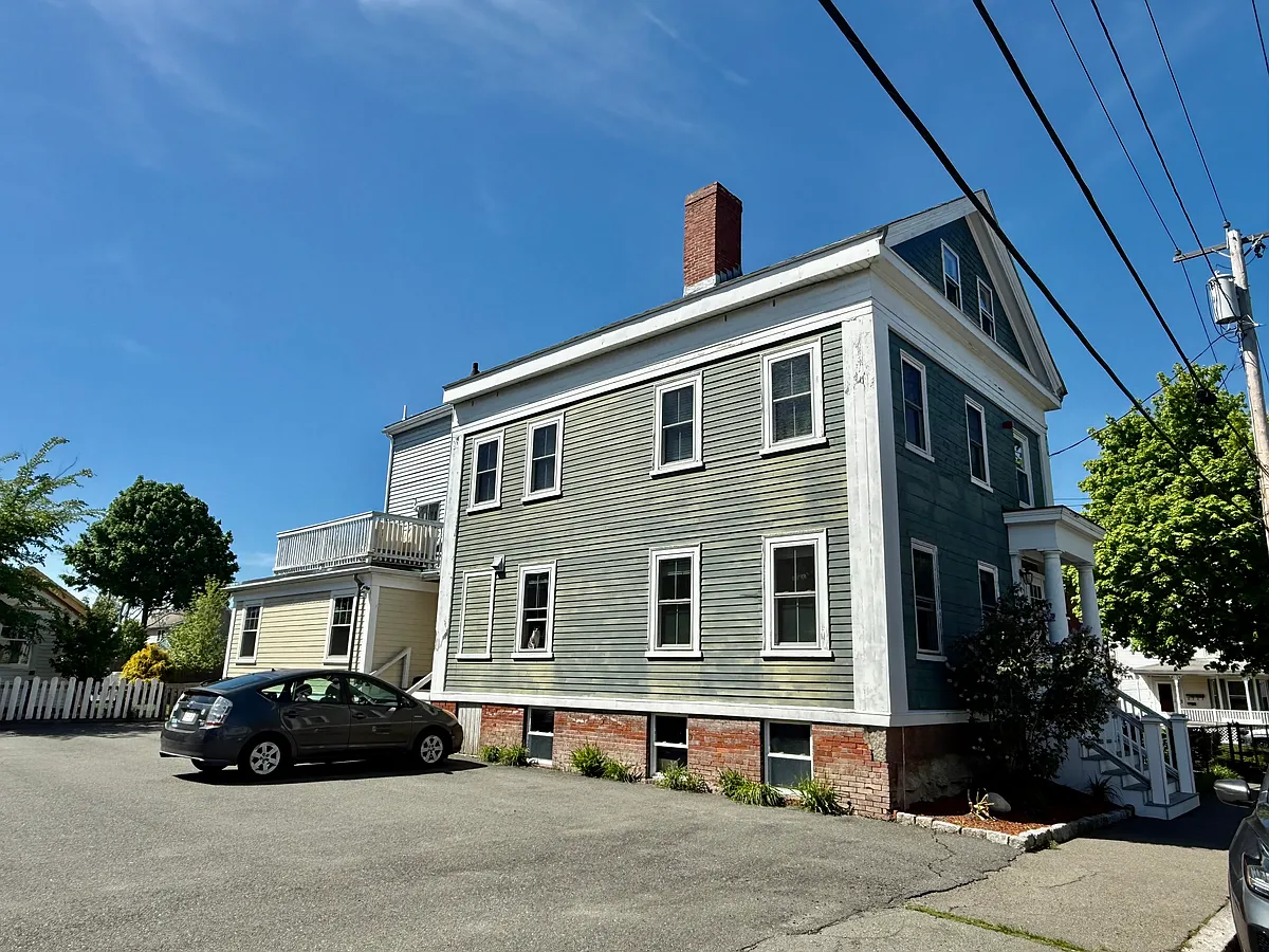 Building Photo - 10 Cross St #1R