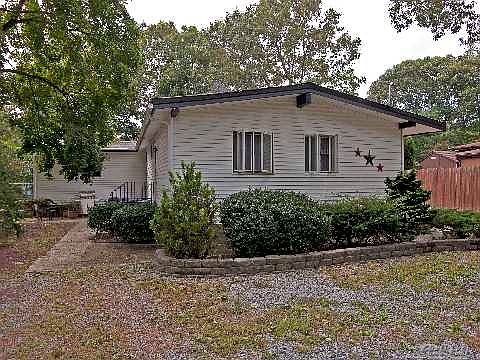 1st image of 241 Maplecrest Dr