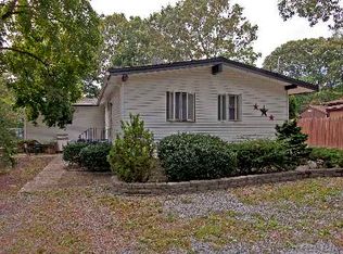 241 Maplecrest Dr, Ronkonkoma, NY 11779