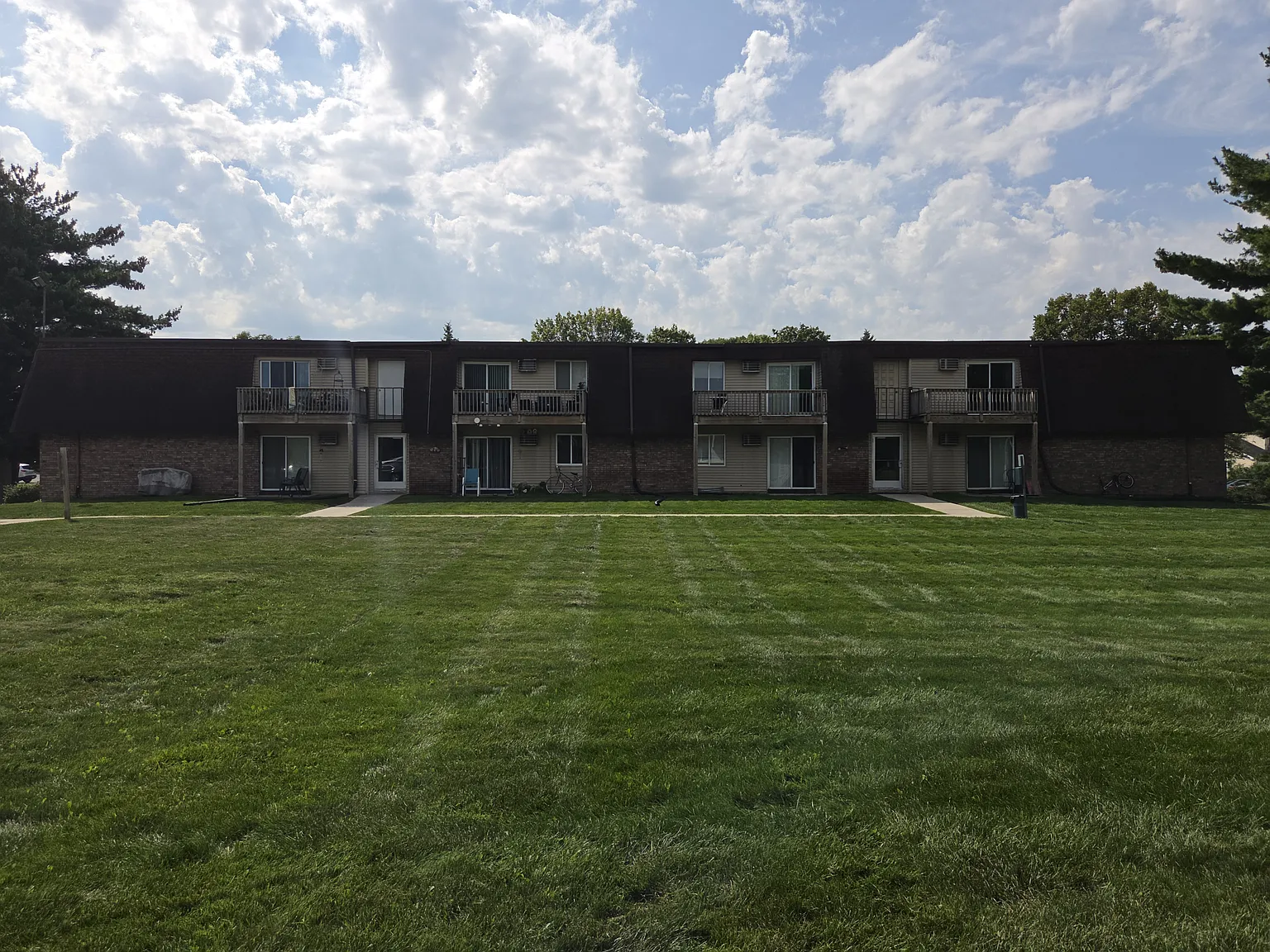 1 bed, 740 sqft, $1,250 — Photo 1