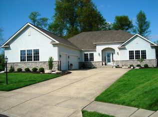 270 Blue Jacket Cir, Pickerington, OH 43147