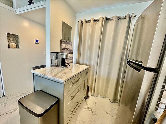 5th image of 4100 Tivoli Ct APT 201