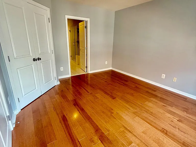 11034 Amherst Ave — Photo 30
