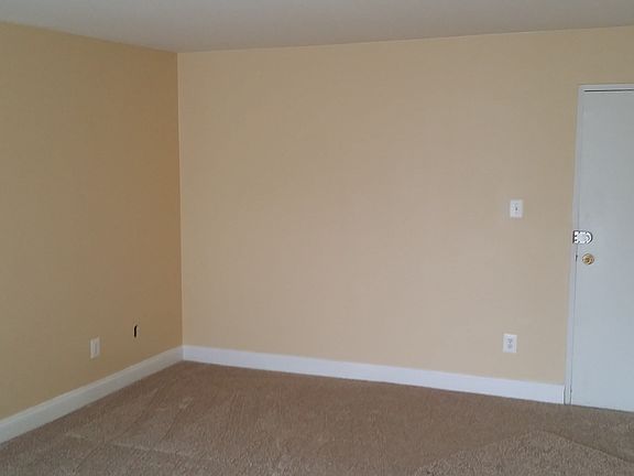 Living Rm and Entrance