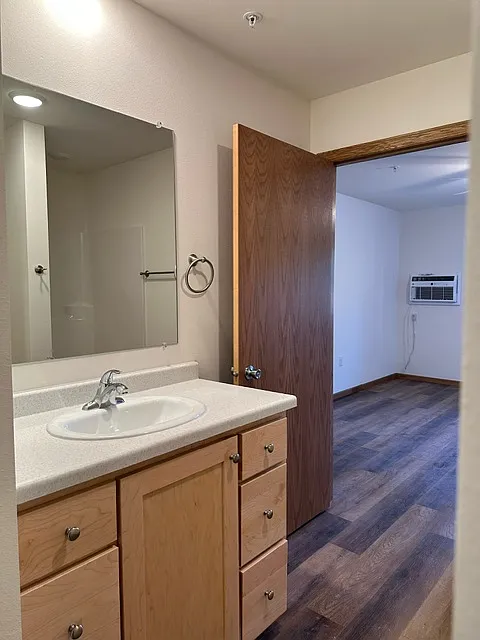 Building Photo - 1522 Greenfield St #1010