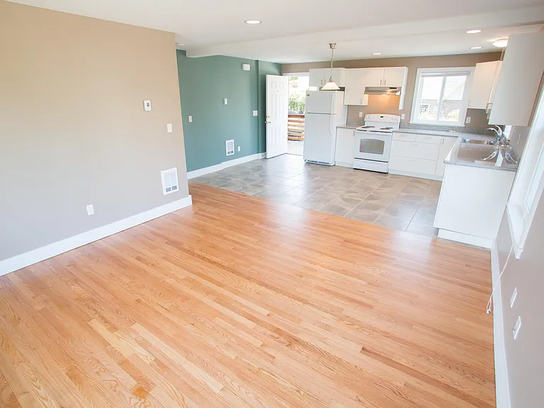 2221 E Thomas St #2 — Photo 3