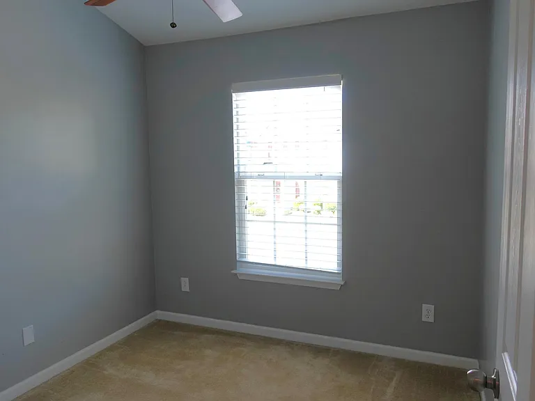 202 Elise Dr #1 — Photo 36