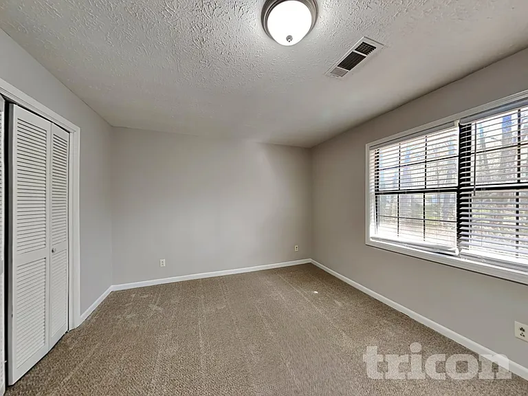 1147 Reading Dr NW — Photo 12