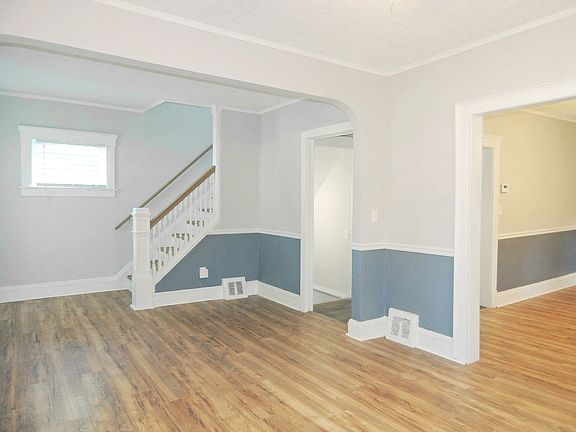 3rd image of 861 Caledonia Ave