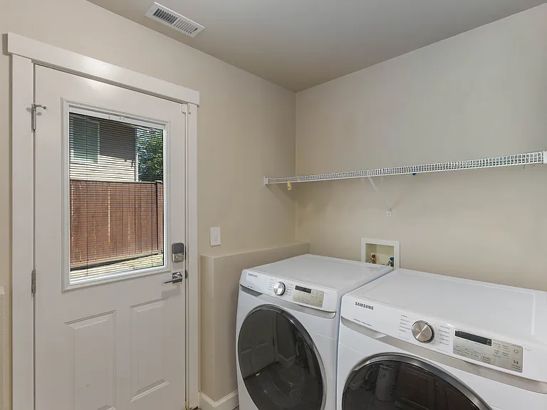 2611 10th St SW — Photo 35