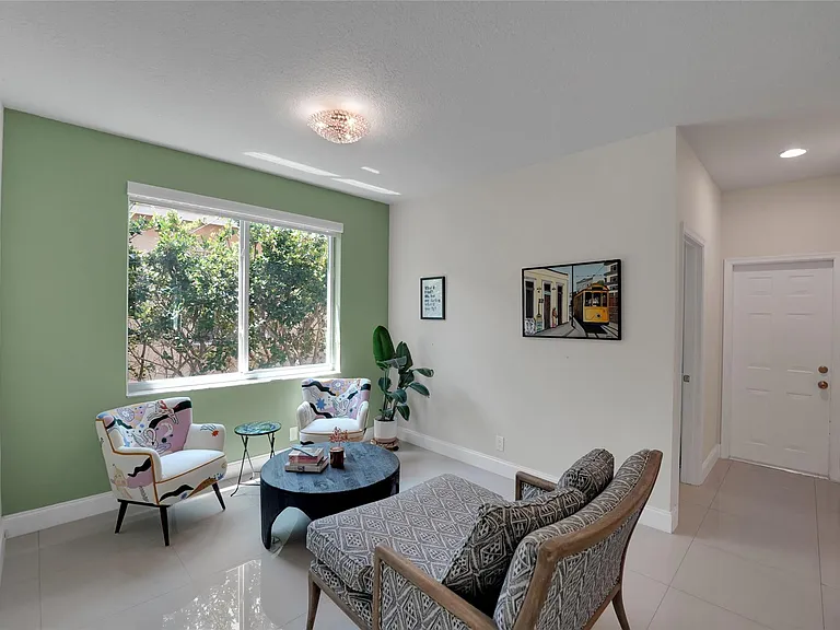 1070 Bluewood Ter — Photo 22