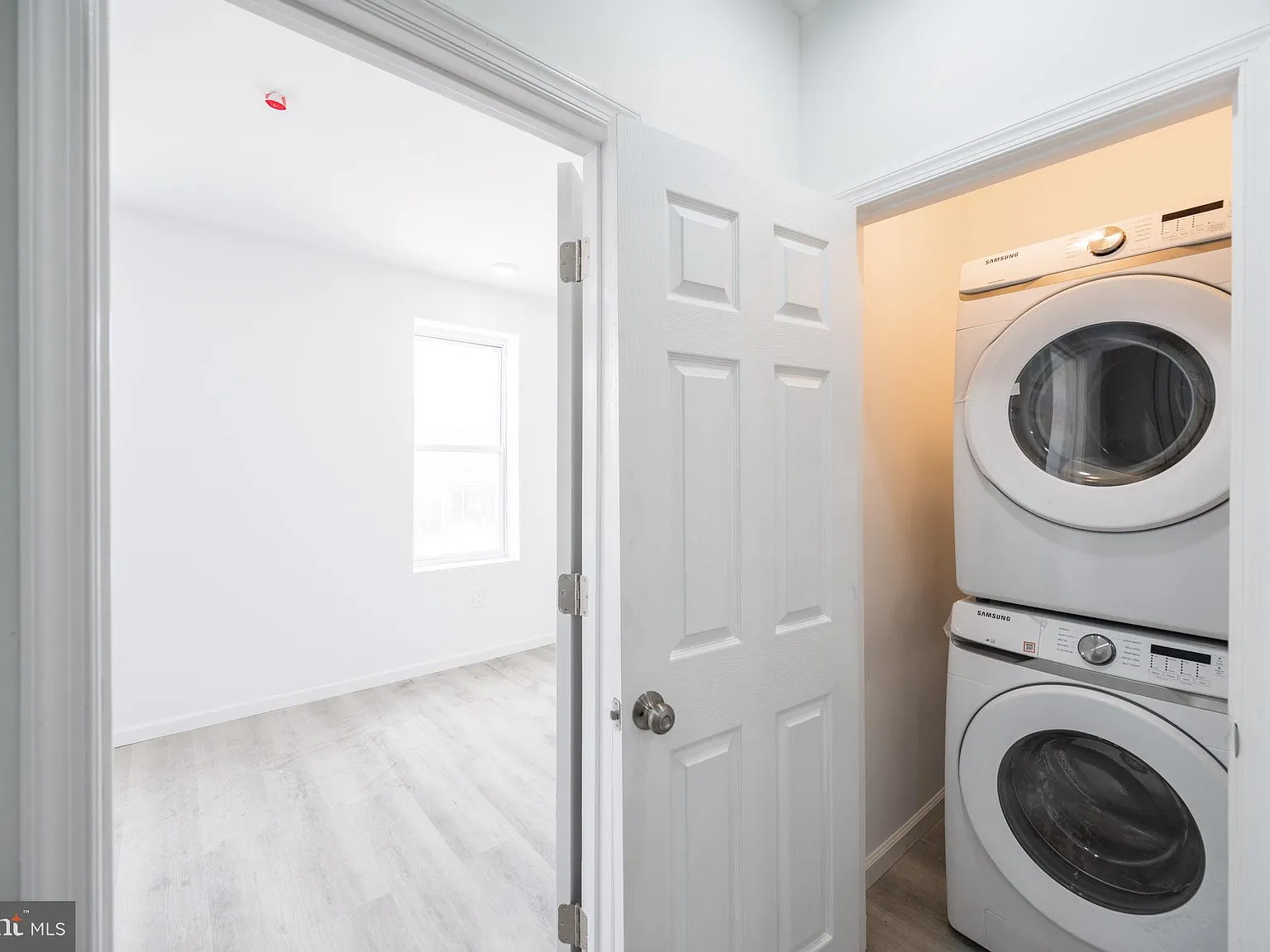 2 bed, 1.0 bath, $1,645 — Photo 3
