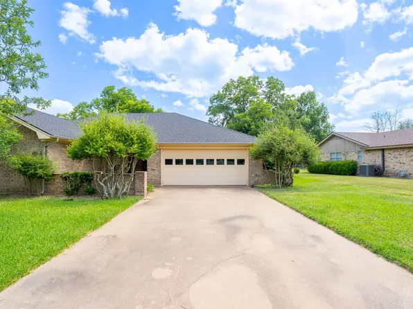 1501 Westhill Ter, Cleburne, TX 76033