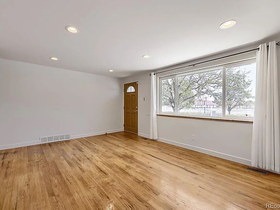 3rd image of 1640 Buchtel Blvd S
