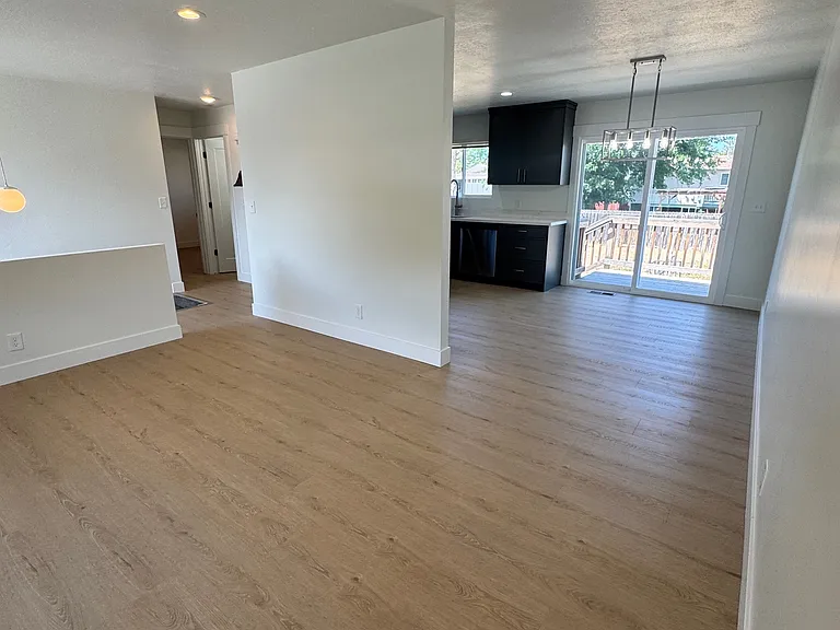 1838 W New York Dr — Photo 34