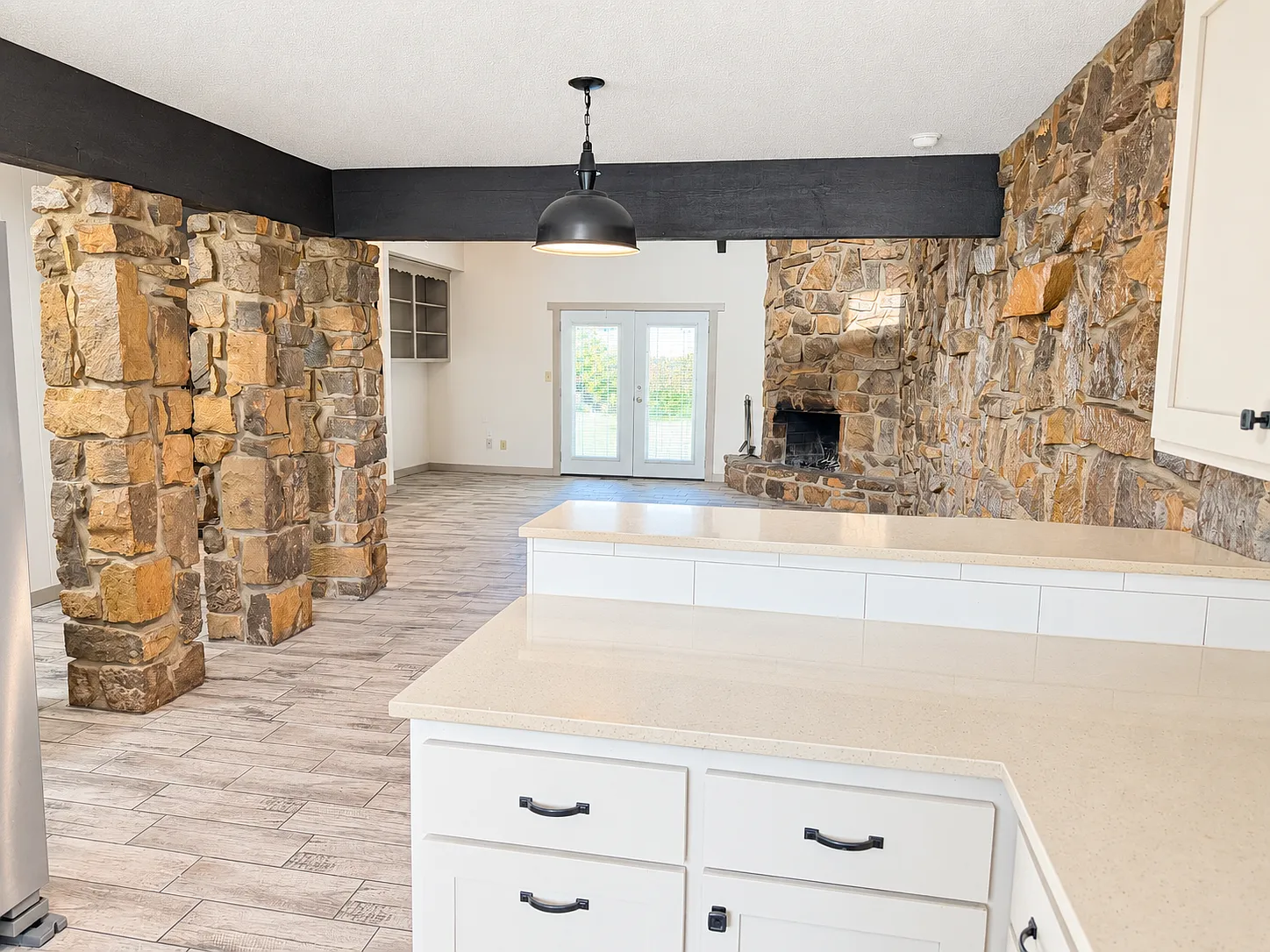 3 bed, 1964 sqft, $1,800 — Photo 3