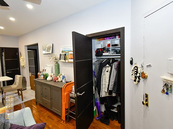 5th image of 950 Bergen St #9R