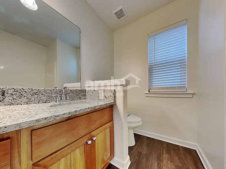 10111 NE 28th Pl — Photo 17