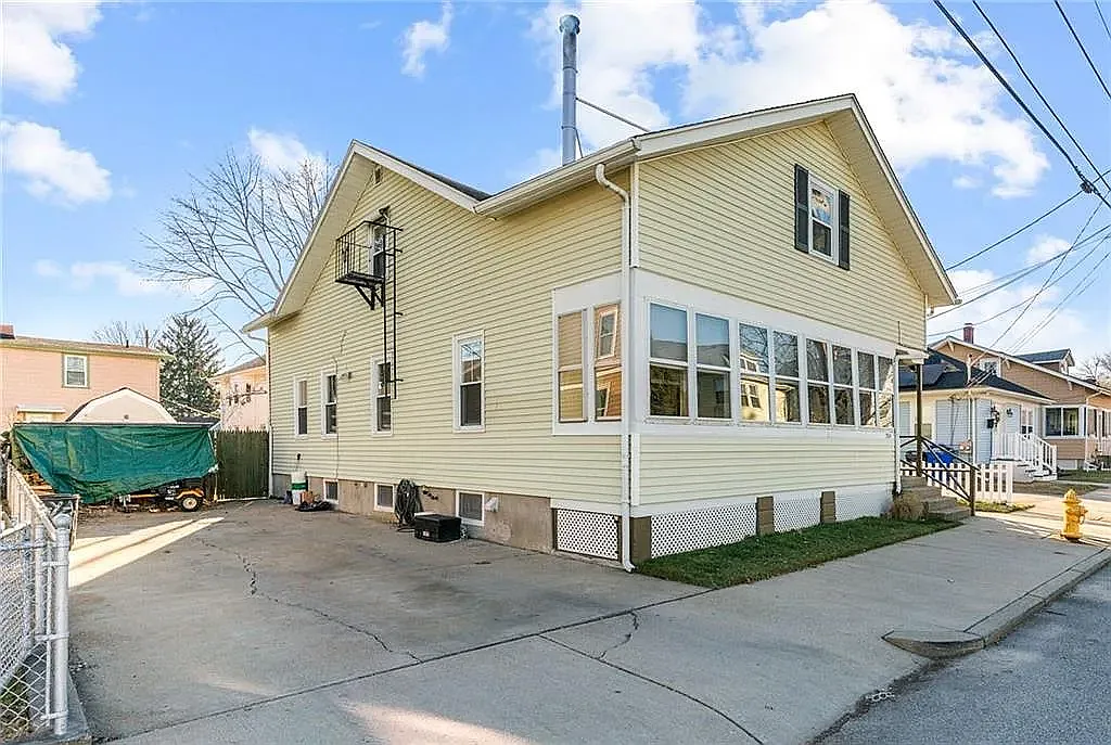 Building Photo - 204 Oriole Ave #1