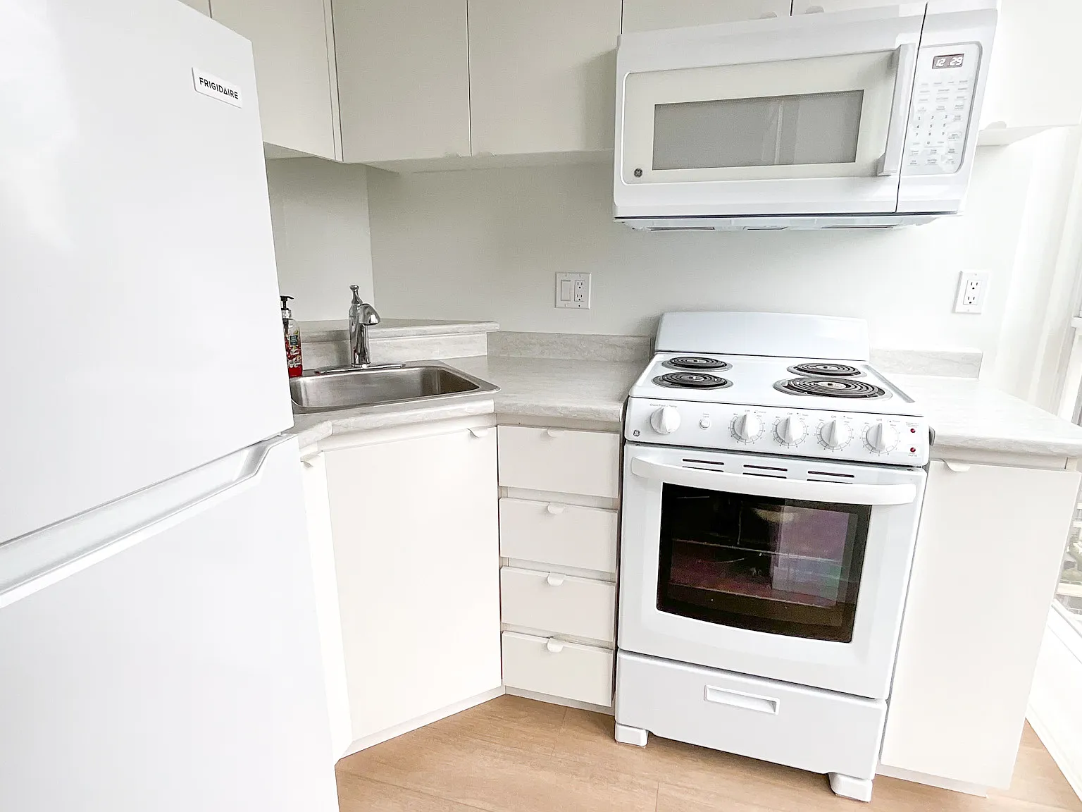 1188 Richards St — Photo 4