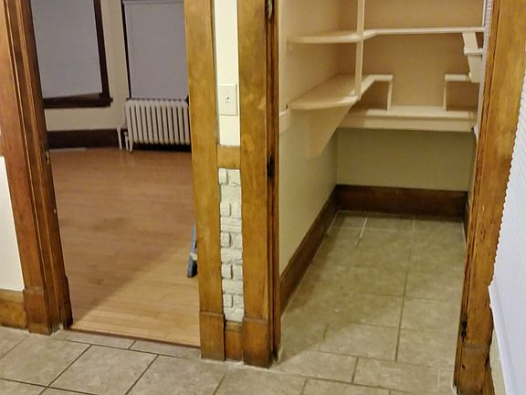 4th image of 722 Lawson Ave E
