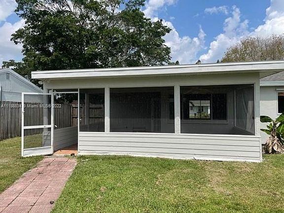 3rd image of 2033 SE Hideaway Cir #2033