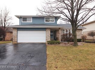 8725 Carriage Ln, Tinley Park, IL 60487