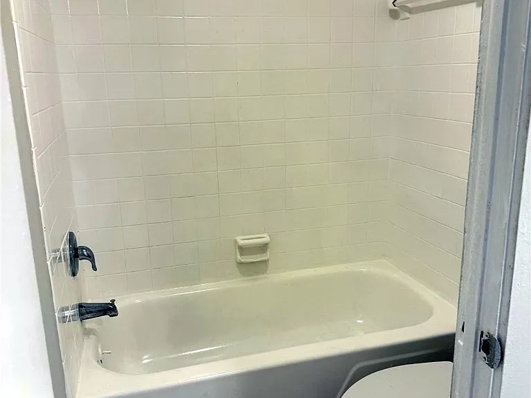 1830 Maravilla Ave #706 — Photo 15
