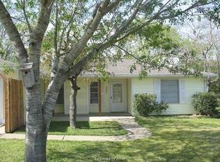 2920 Montana Ave, Bryan, TX 77803