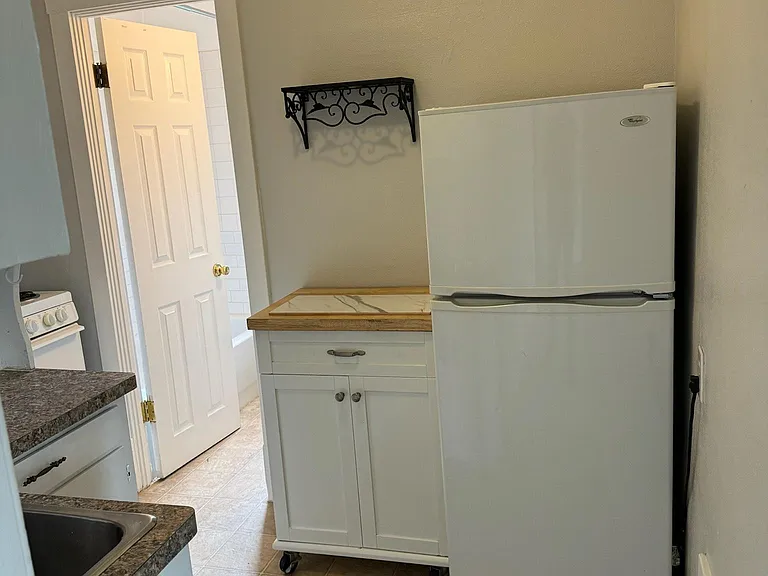 1819 W 1st Ave #3 — Photo 11